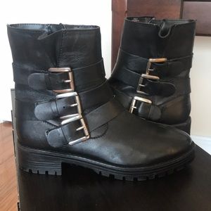 NWOT Steve Madden Maly Boots